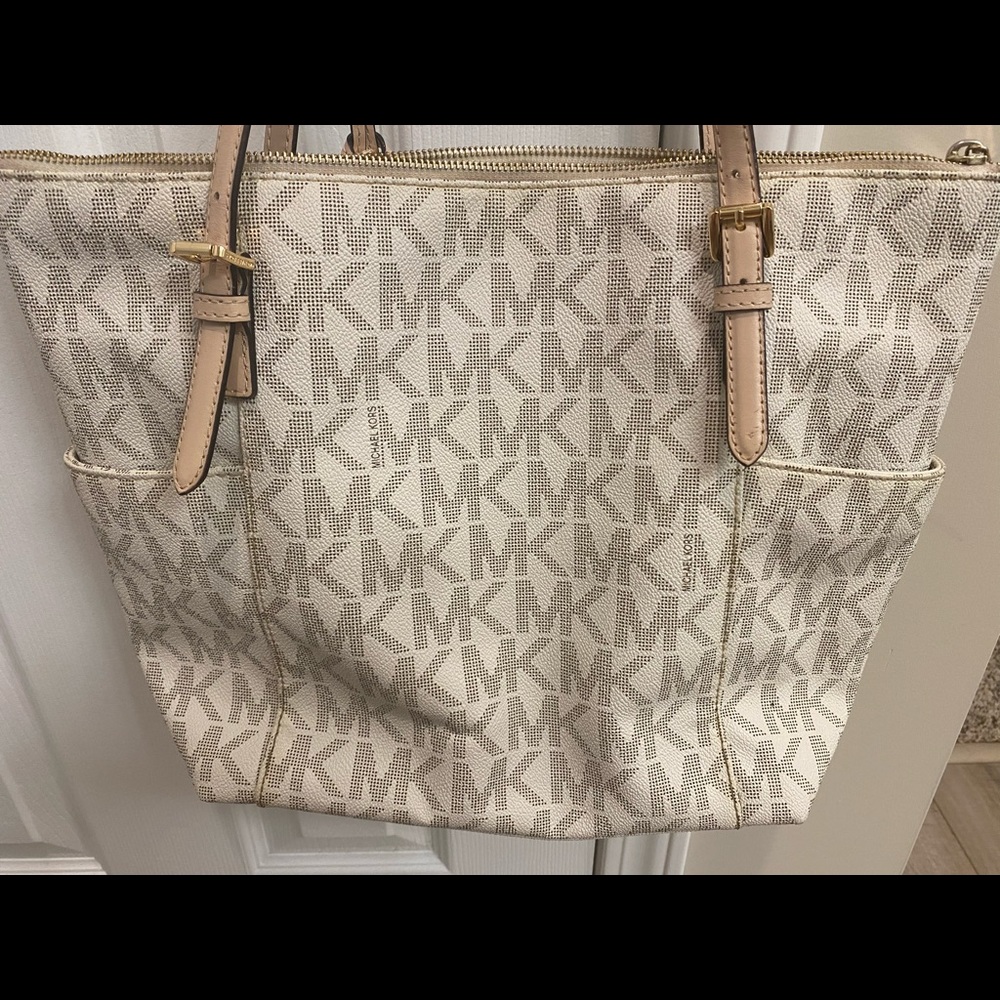 Authentic Michael Kors Jetset Tote
